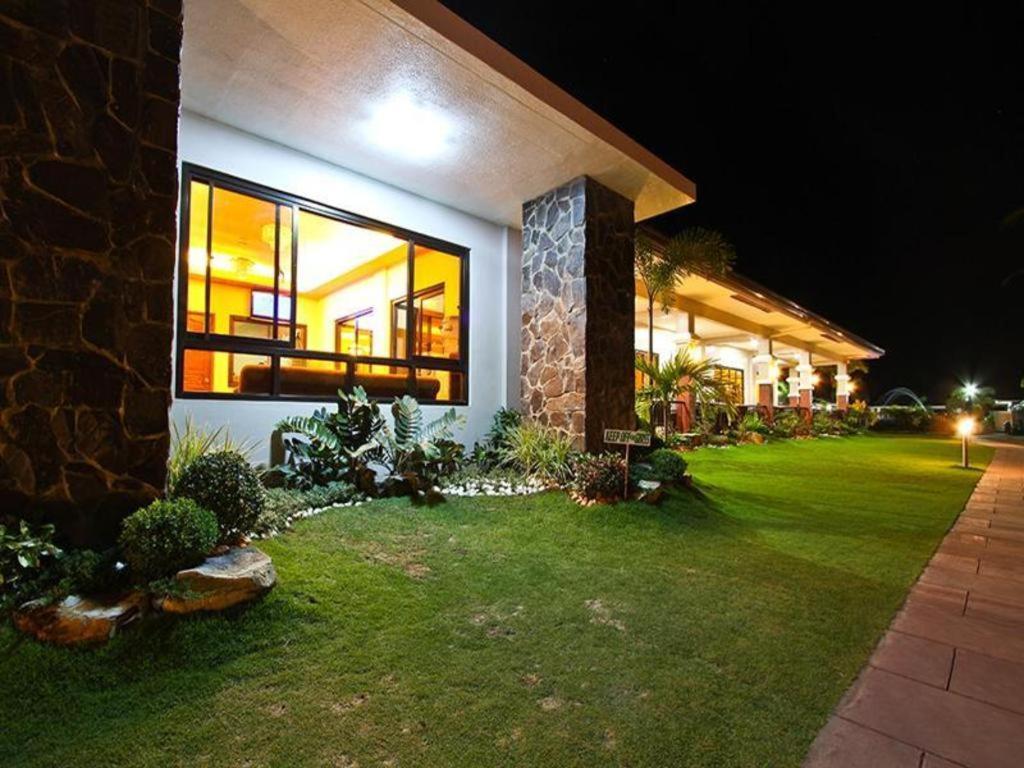 La Suena Brisa Beach Resort And Events Place Batangas Exterior photo